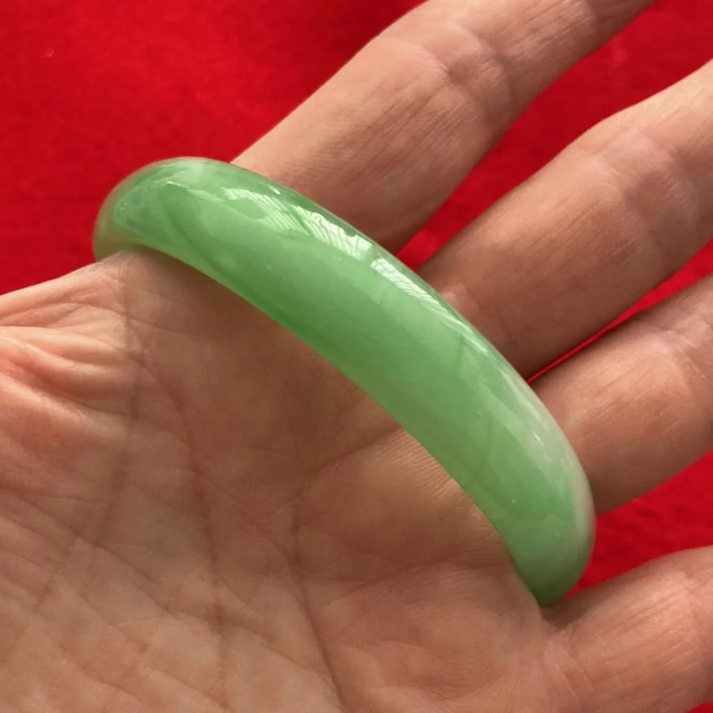 Dyed jade bangle - Picture 3 of 5